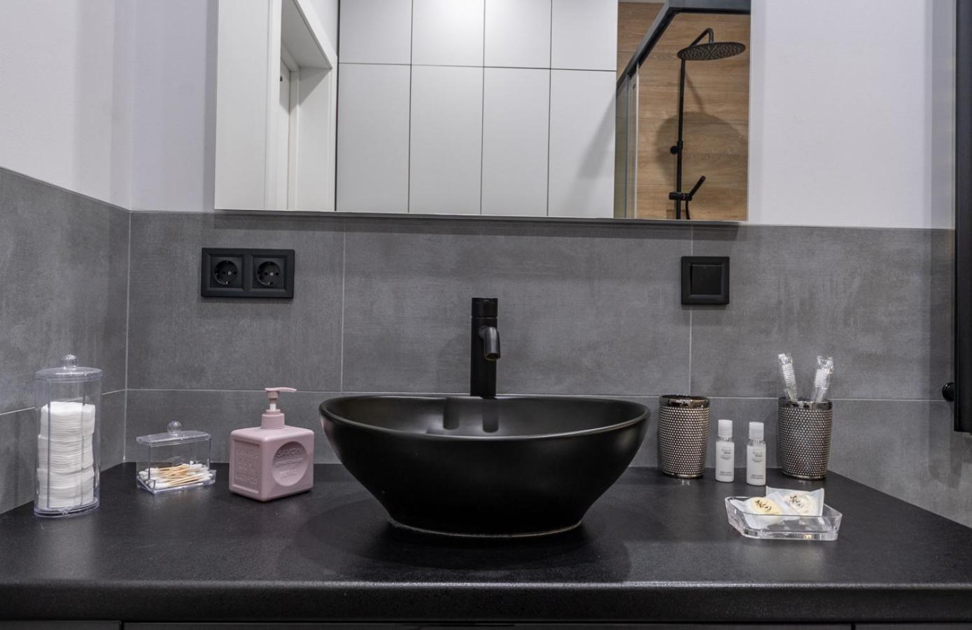 Royal Tower Residence Big Vip Apartment In Center Floor 27 Киев Екстериор снимка