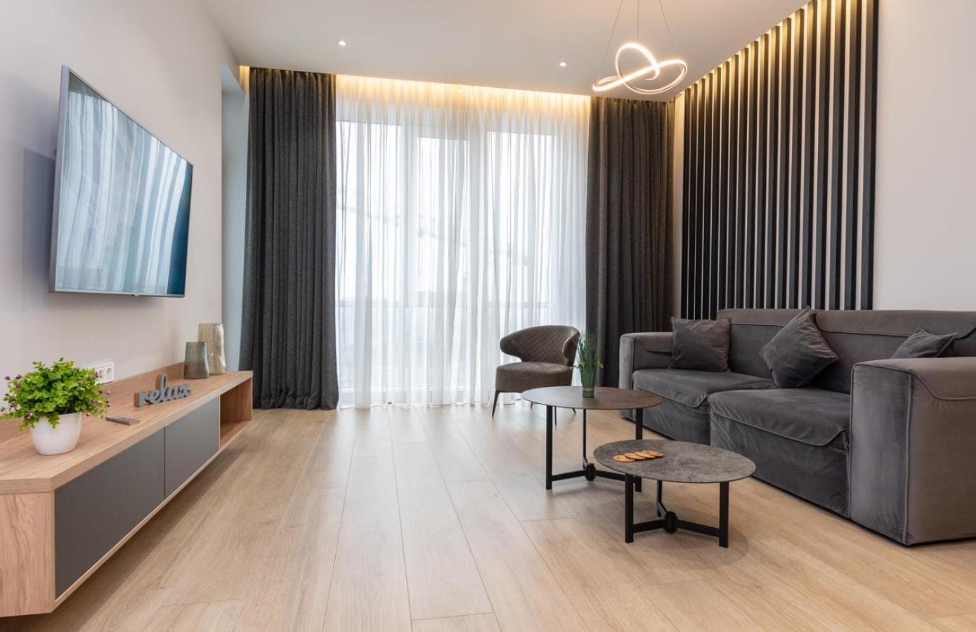 Royal Tower Residence Big Vip Apartment In Center Floor 27 Киев Екстериор снимка