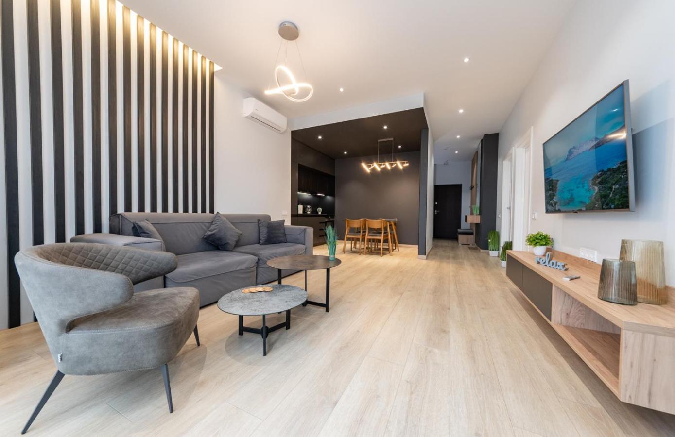 Royal Tower Residence Big Vip Apartment In Center Floor 27 Киев Екстериор снимка