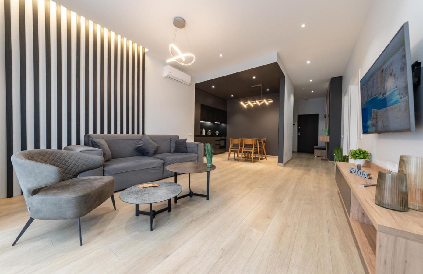 Royal Tower Residence Big Vip Apartment In Center Floor 27 Киев Екстериор снимка