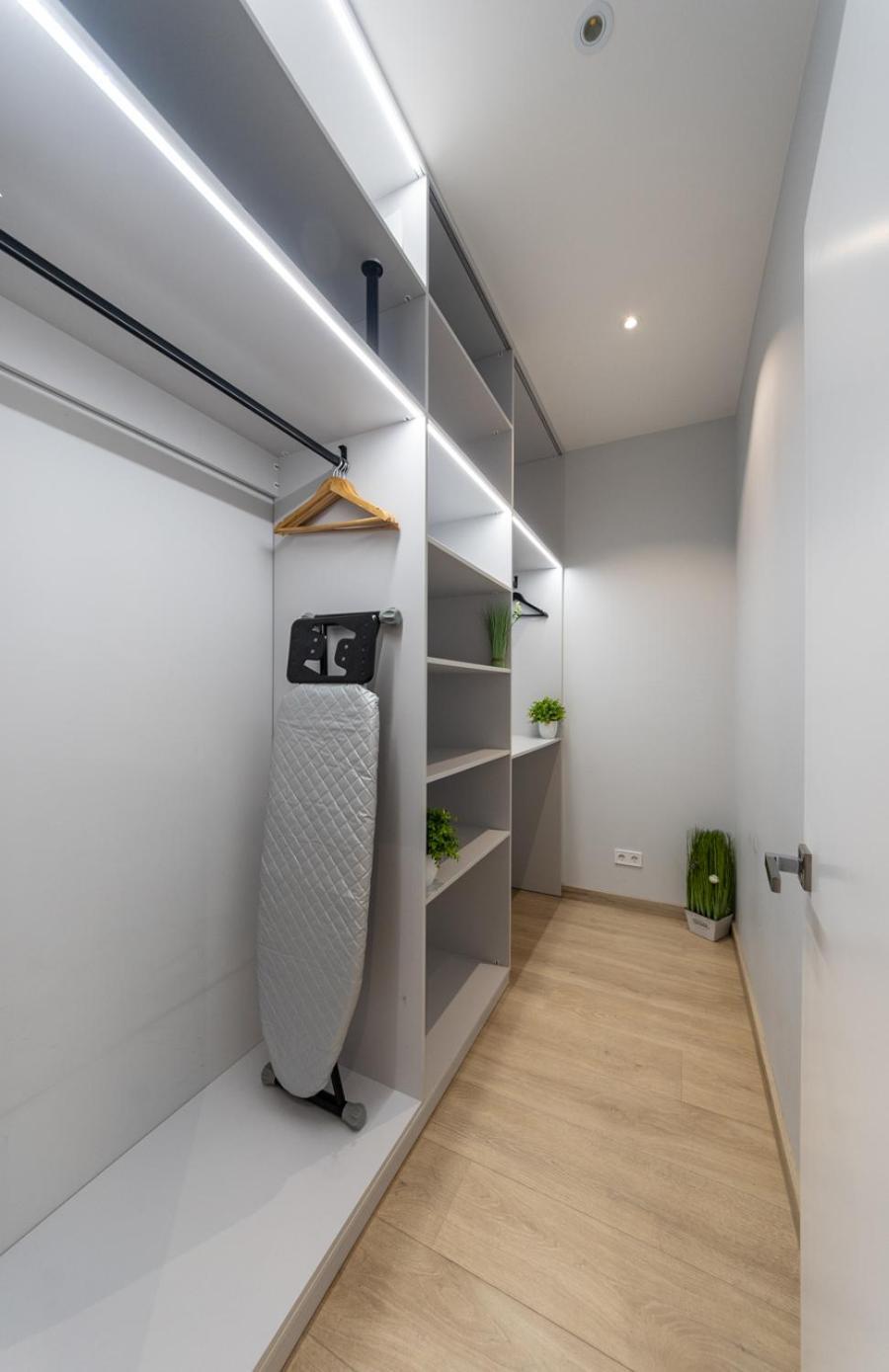 Royal Tower Residence Big Vip Apartment In Center Floor 27 Киев Екстериор снимка