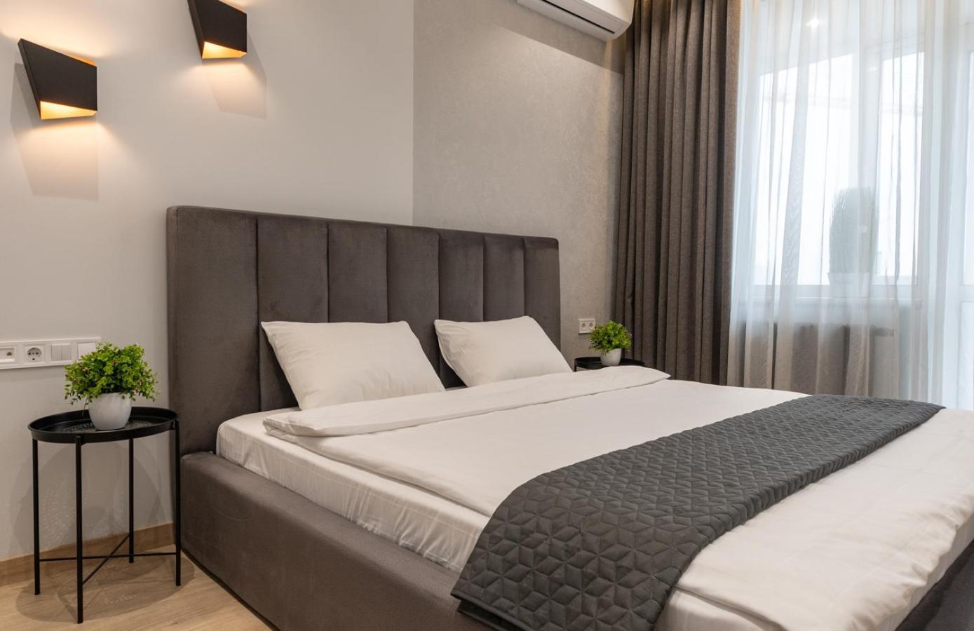 Royal Tower Residence Big Vip Apartment In Center Floor 27 Киев Екстериор снимка
