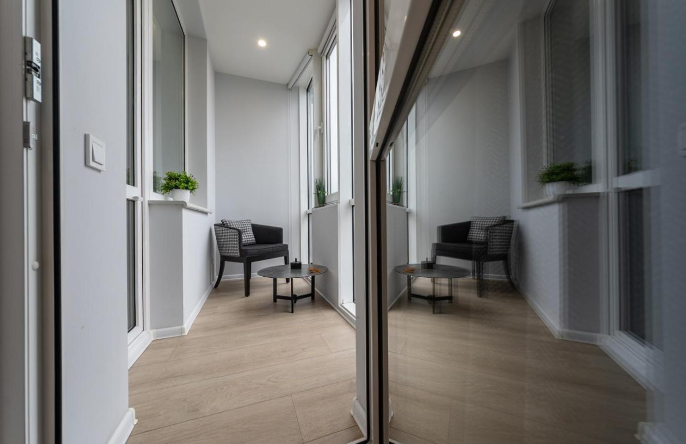 Royal Tower Residence Big Vip Apartment In Center Floor 27 Киев Екстериор снимка