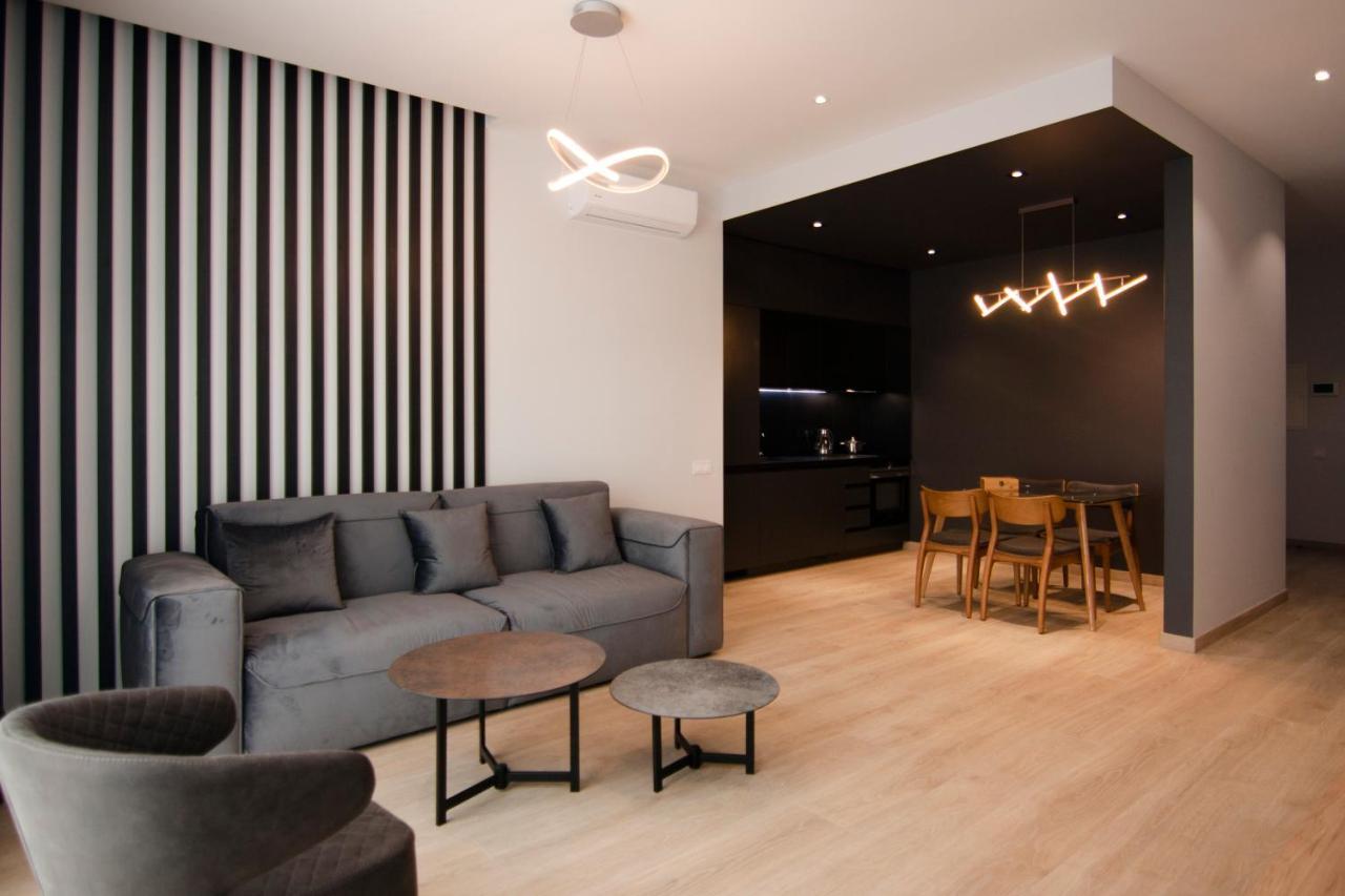 Royal Tower Residence Big Vip Apartment In Center Floor 27 Киев Екстериор снимка