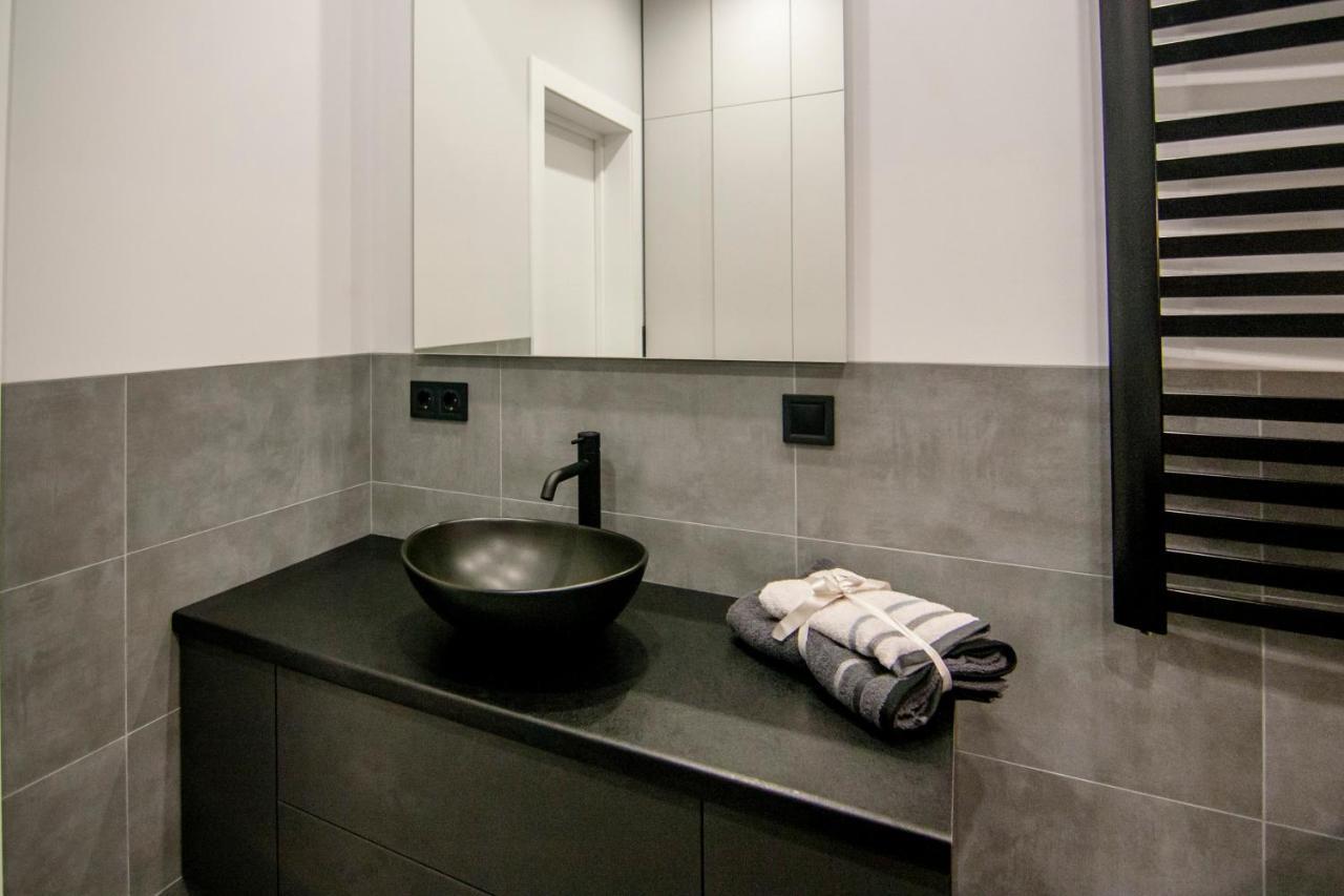 Royal Tower Residence Big Vip Apartment In Center Floor 27 Киев Екстериор снимка