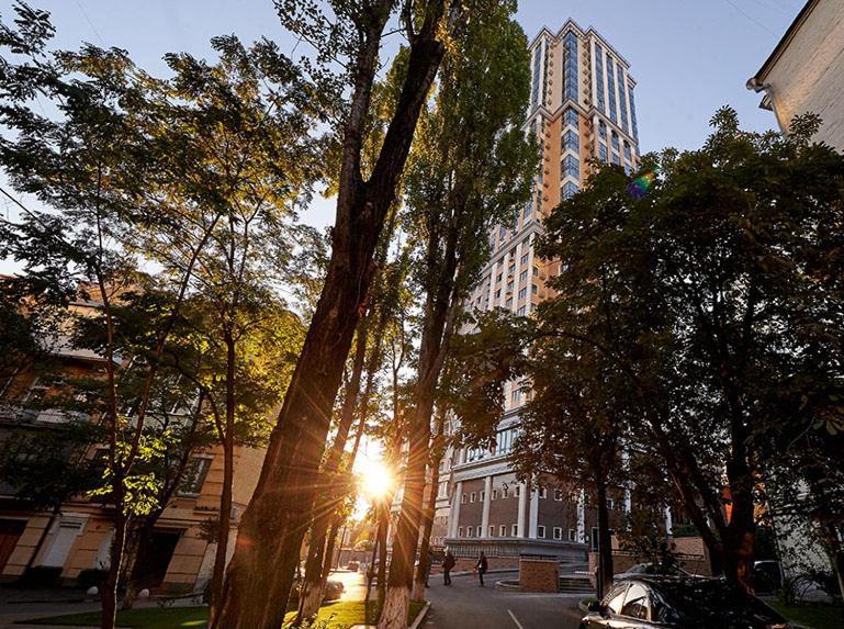 Royal Tower Residence Big Vip Apartment In Center Floor 27 Киев Екстериор снимка