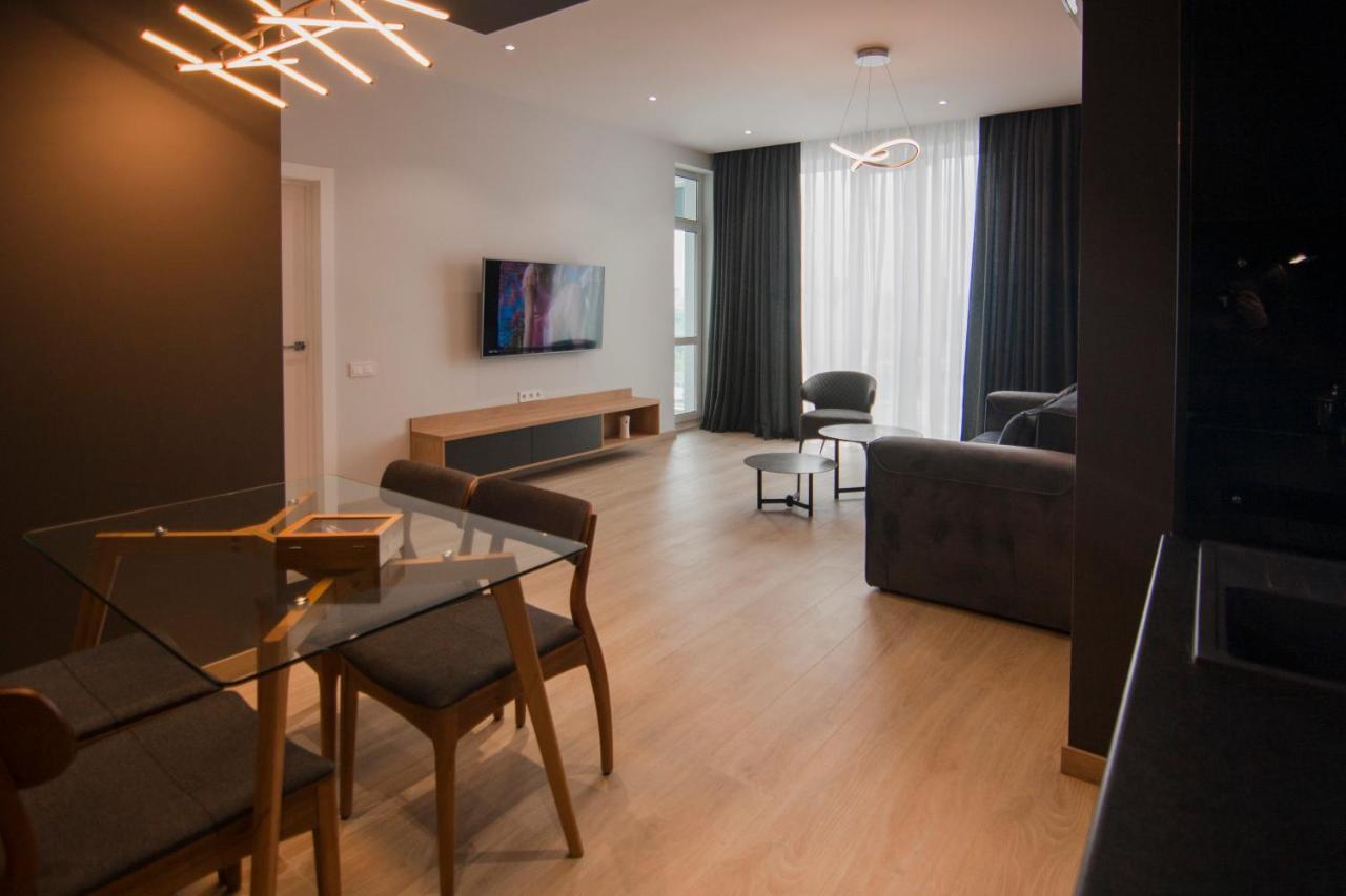 Royal Tower Residence Big Vip Apartment In Center Floor 27 Киев Екстериор снимка