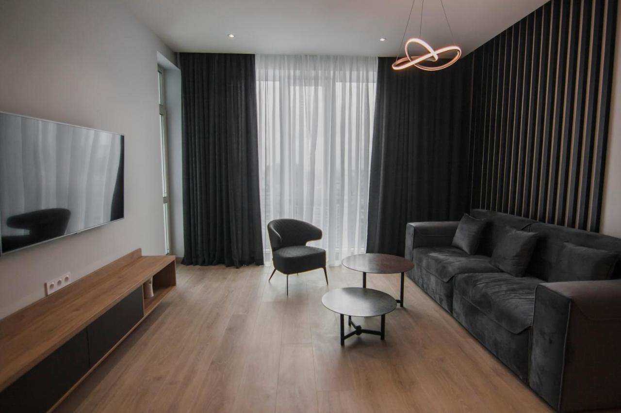 Royal Tower Residence Big Vip Apartment In Center Floor 27 Киев Екстериор снимка