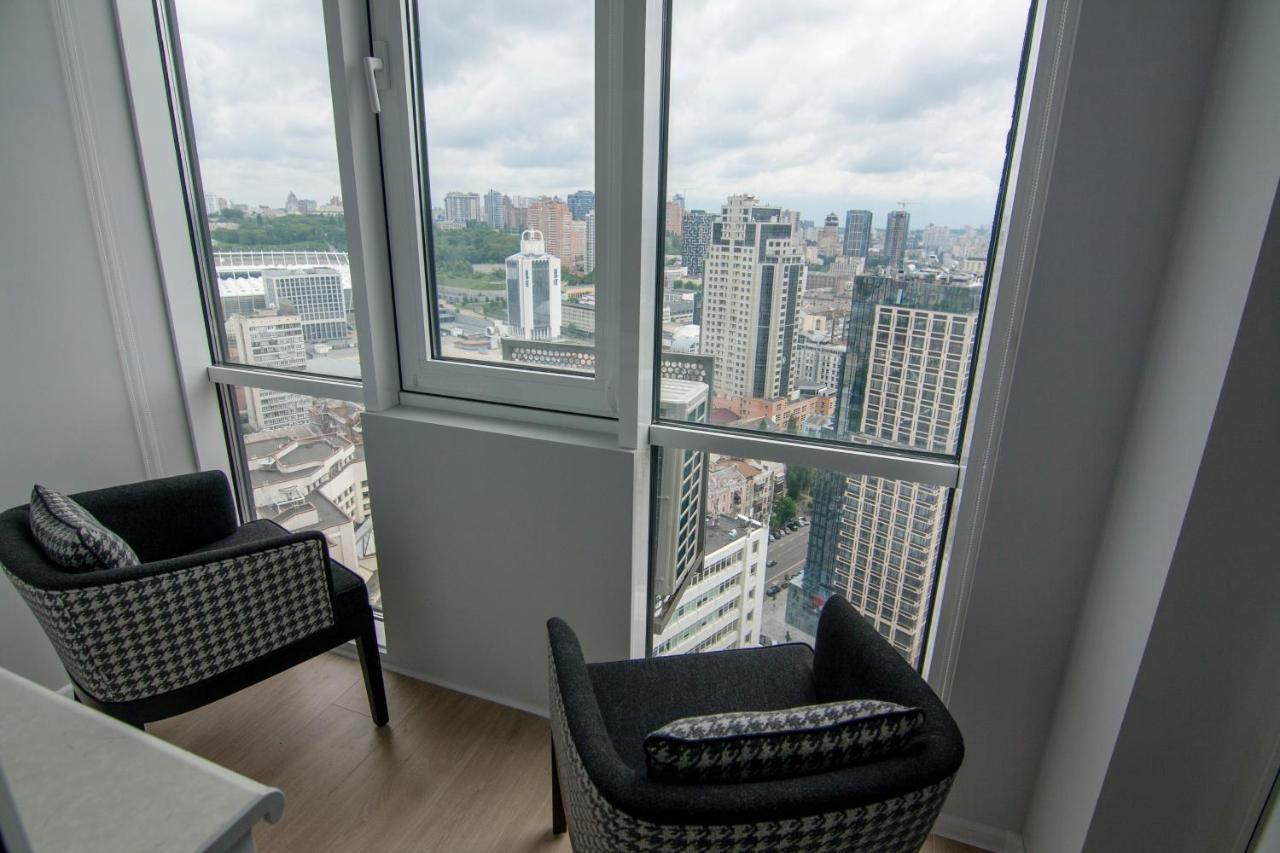 Royal Tower Residence Big Vip Apartment In Center Floor 27 Киев Екстериор снимка